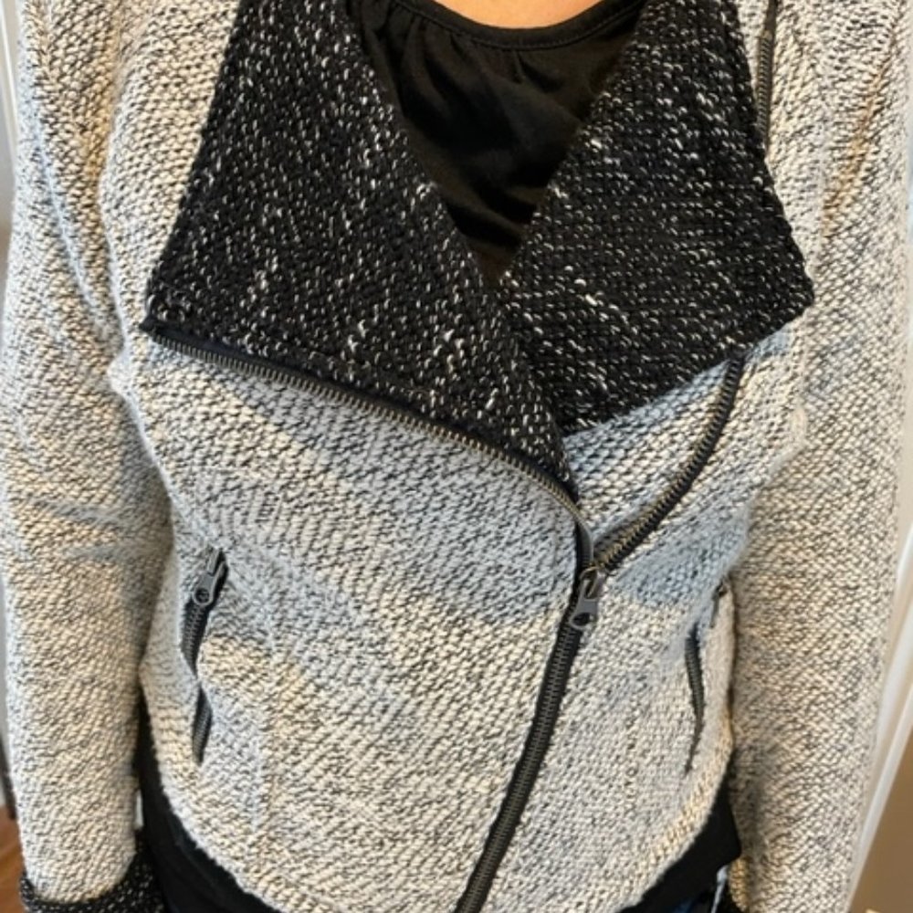 Comfy jacket wear jeans or dress up, zip front